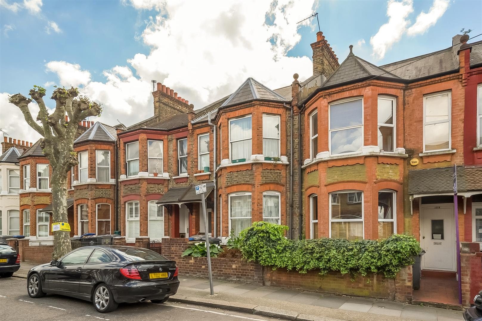 Flat Bathurst Gardens in Greater London