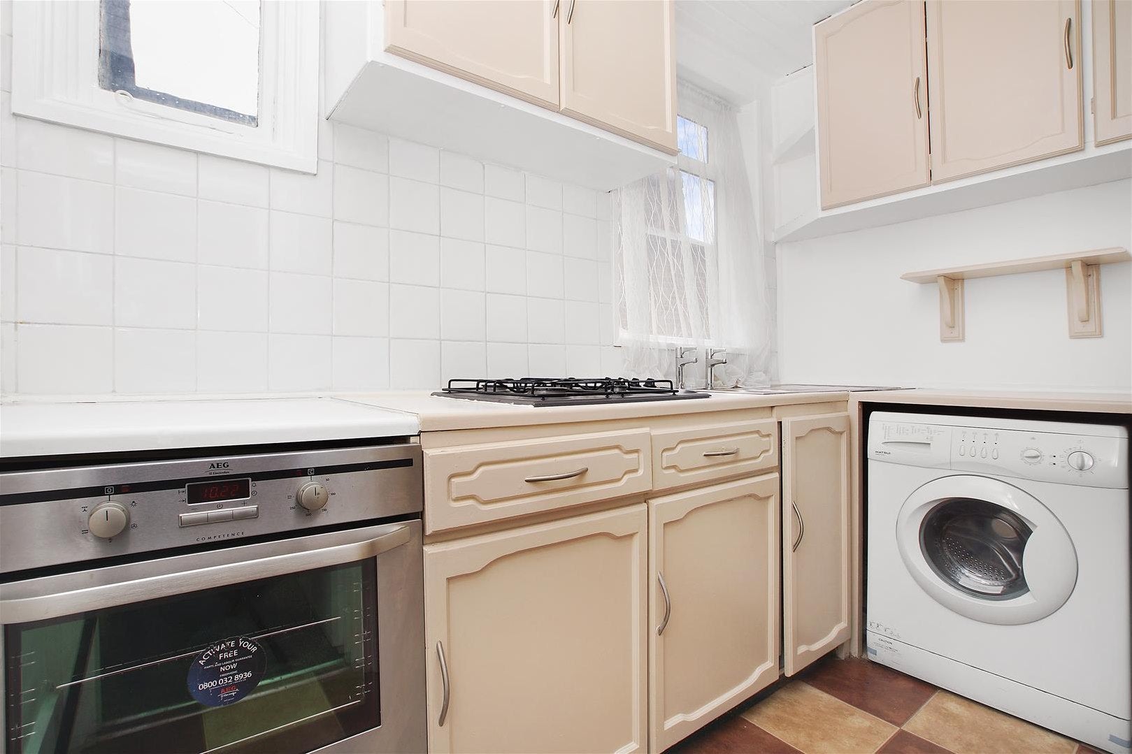 Flat Bathurst Gardens in Greater London