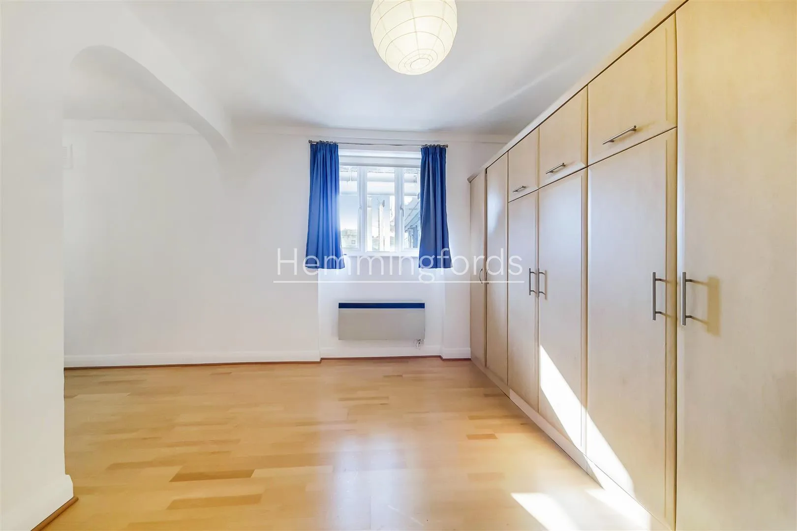 Flat Pentonville Road in Greater London