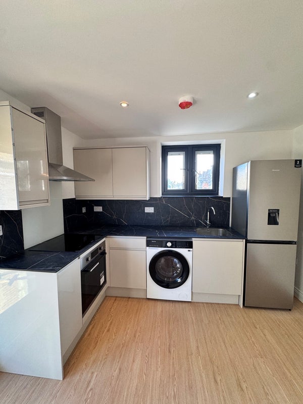 Flat High Road Leytonstone in Greater London