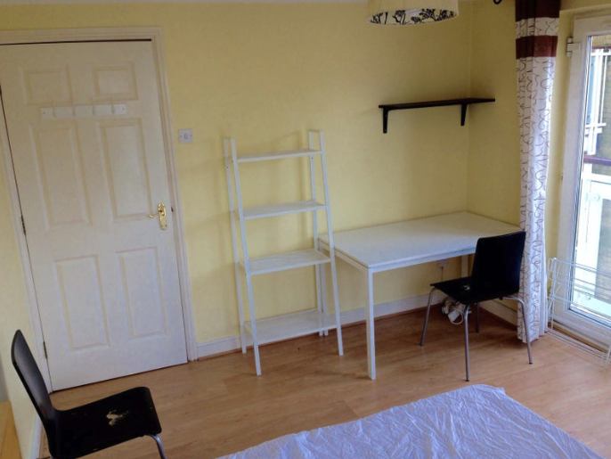 Room Surrey Quays Road in Greater London