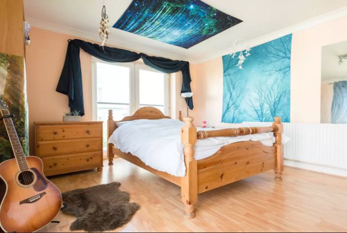 Room Surrey Quays Road in Greater London