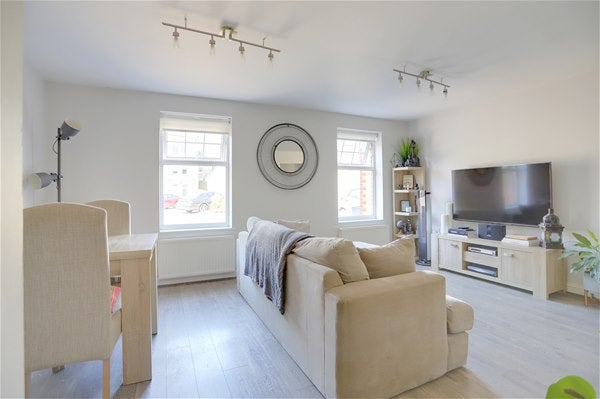 Flat Buttery Mews in Greater London