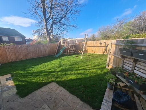 Room Thornmarsh Close in Harry Stoke