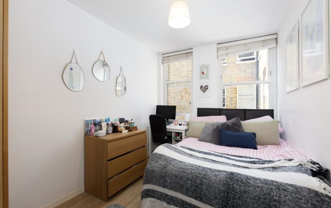 Flat Rushcroft Road in Greater London
