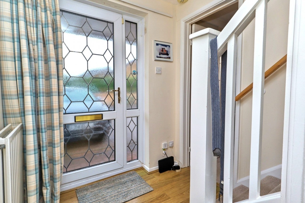 House Gloucester Close in Nuneaton and Bedworth
