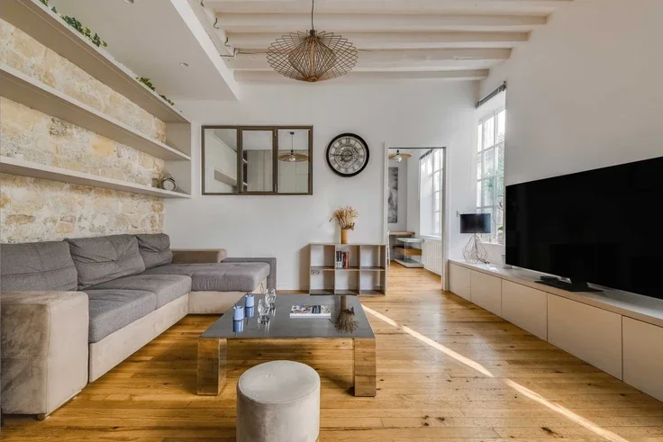 Flat Rue du Faubourg Saint-Antoine in Paris