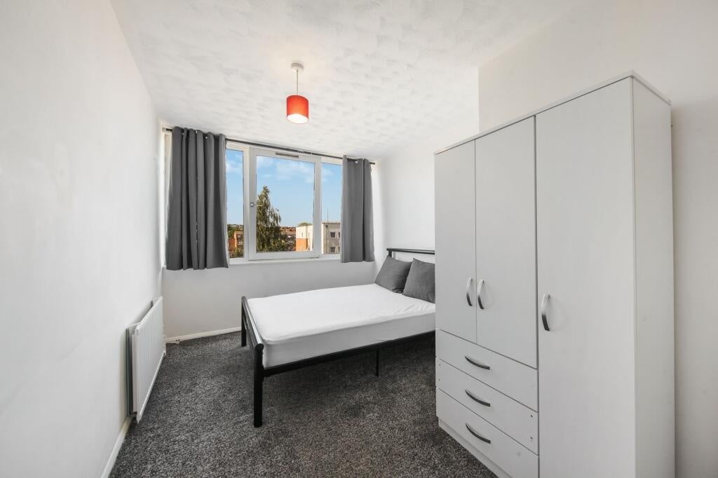 Flat Impact Court in Greater London