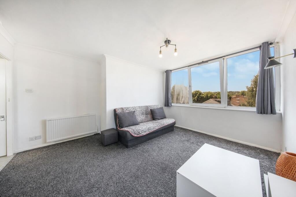 Flat Impact Court in Greater London