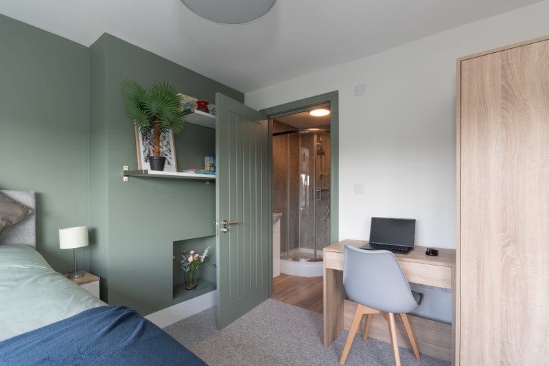 Room Dereham Way in Poole