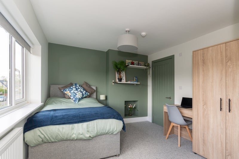 Room Dereham Way in Poole