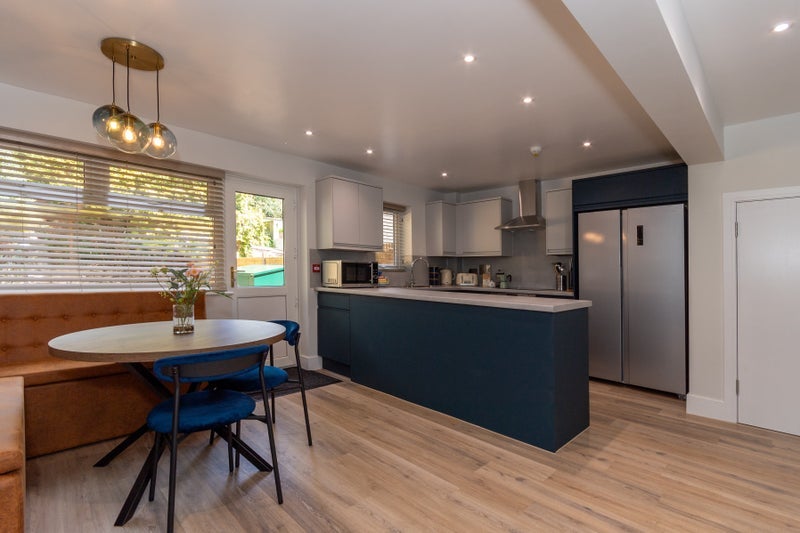 Room Dereham Way in Poole