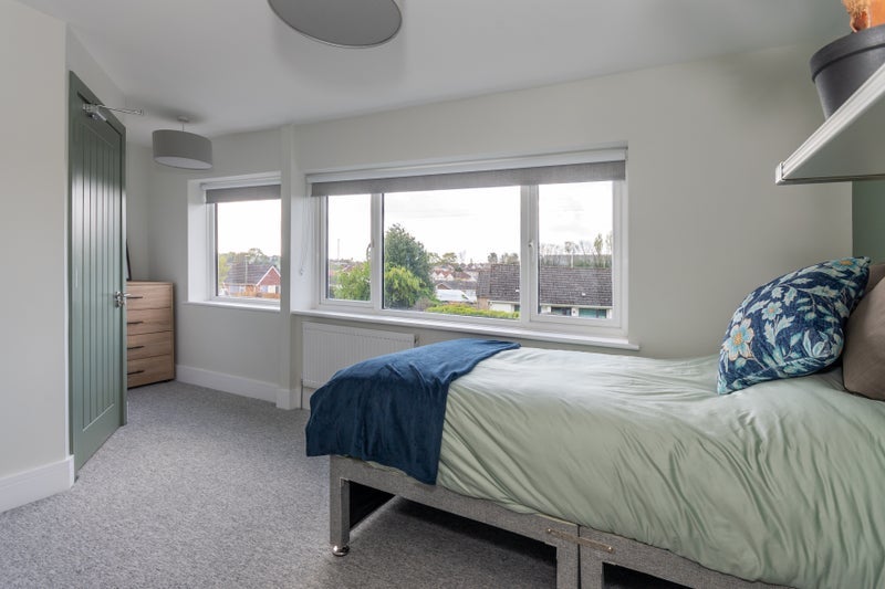 Room Dereham Way in Poole
