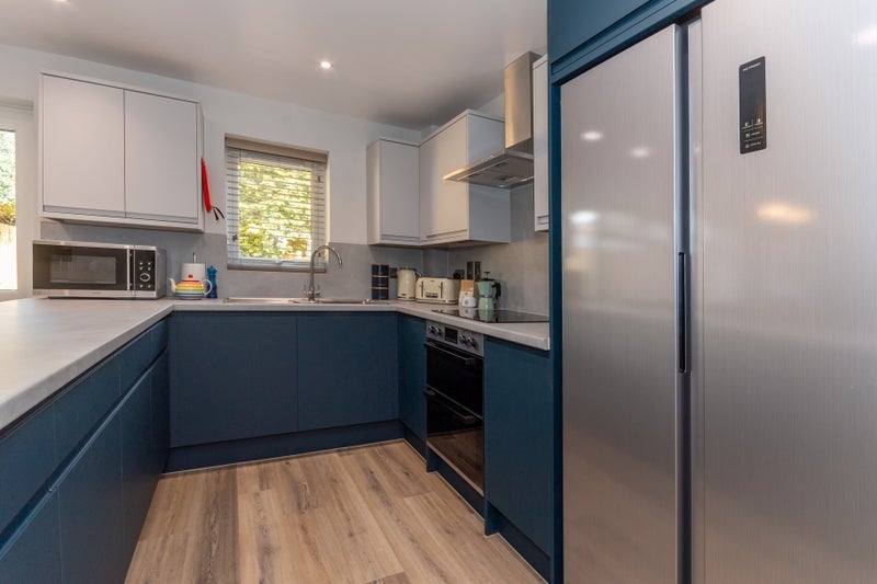 Room Dereham Way in Poole