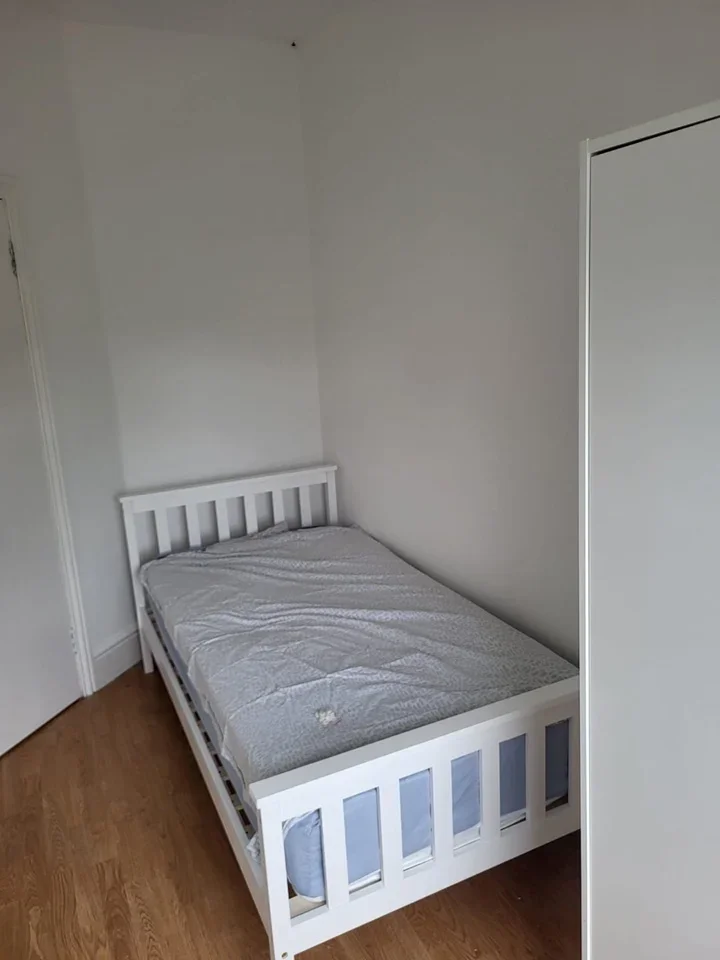 Room Marlow Road in Greater London