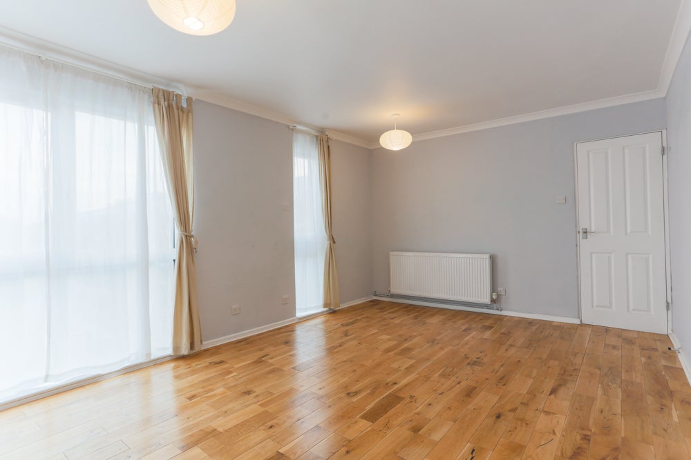 Room Mayfair Close in Greater London