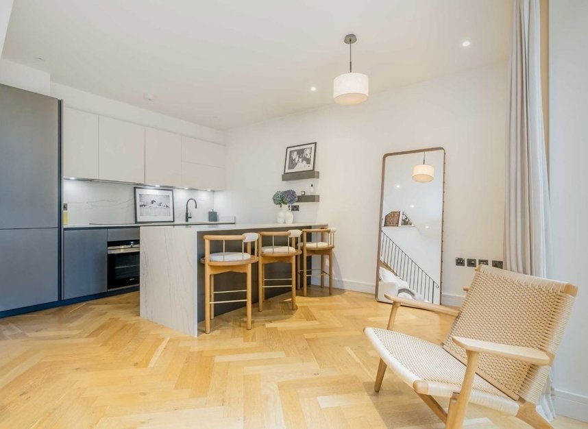 House Lancaster Grove in Greater London