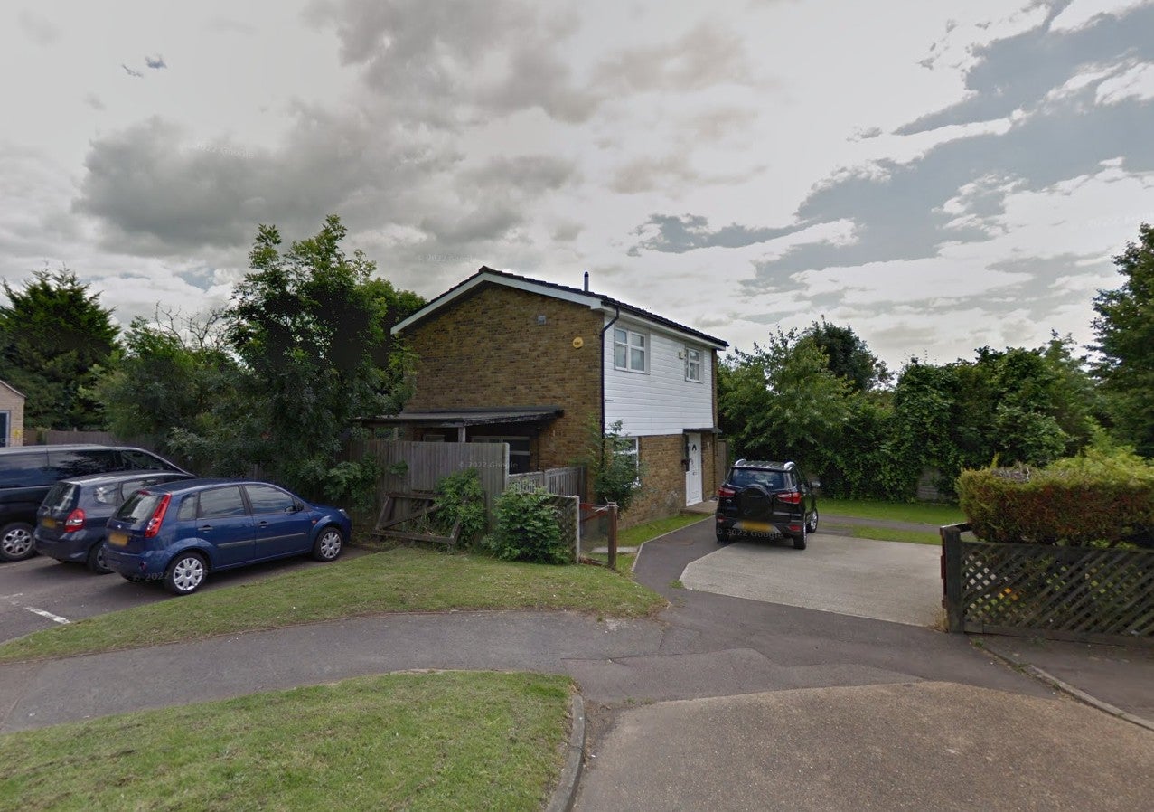 Flat Lowen Road in Greater London