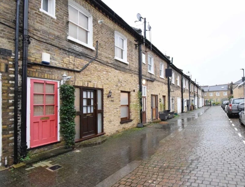 House Victoria Mews in Greater London