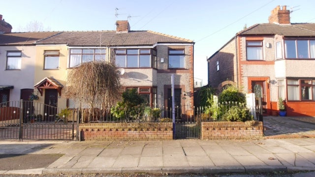 House Railway Street in Wigan