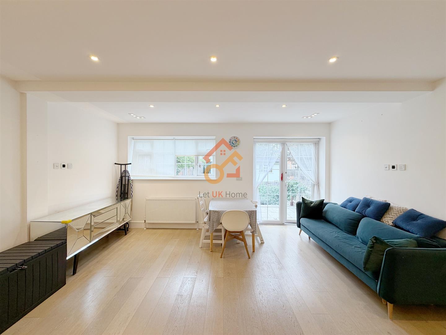 House Ravenscroft Avenue in Greater London