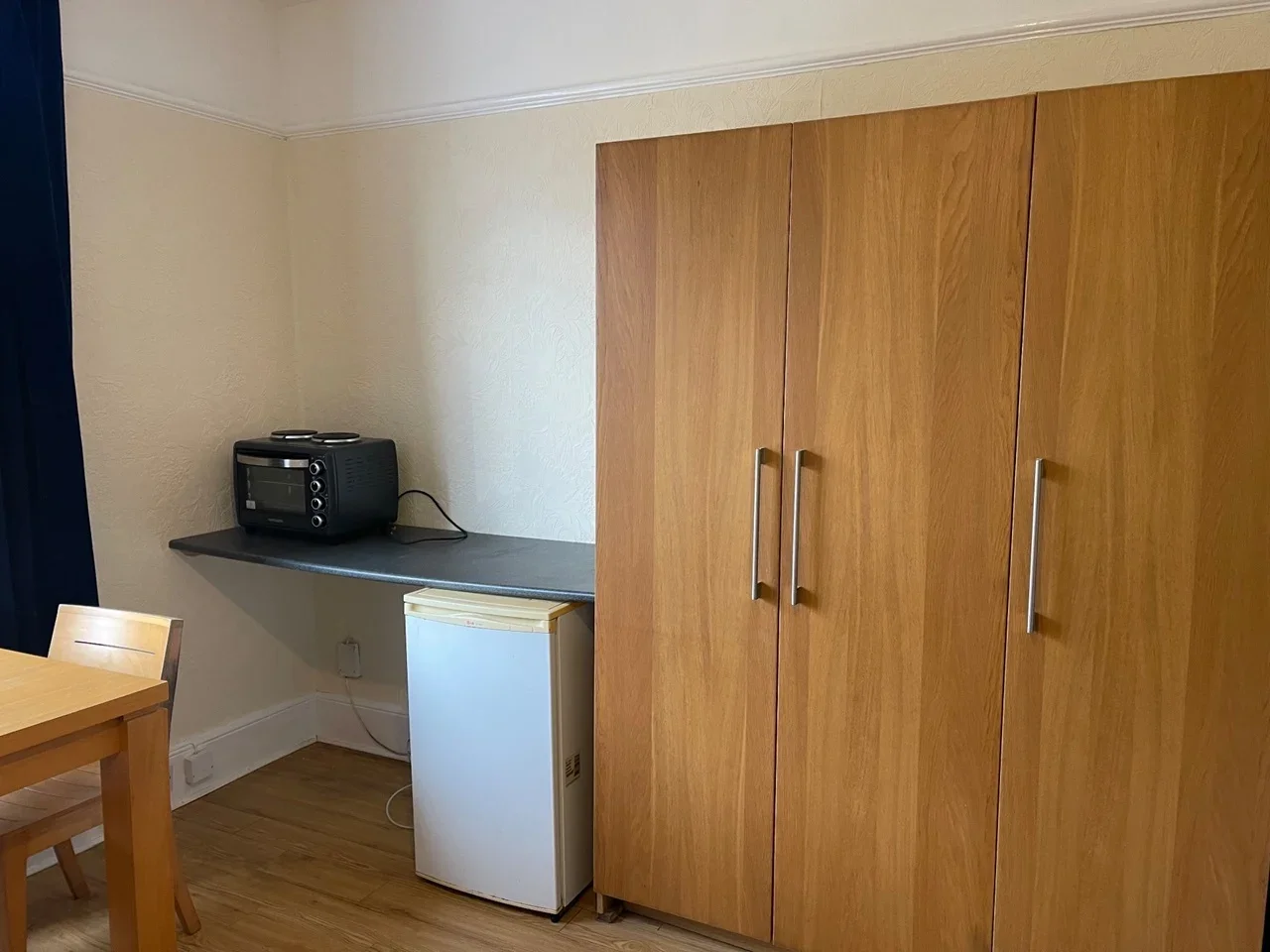 Room Oakfield Road in Greater London