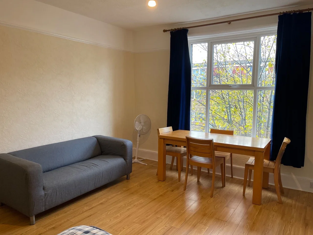 Room Oakfield Road in Greater London