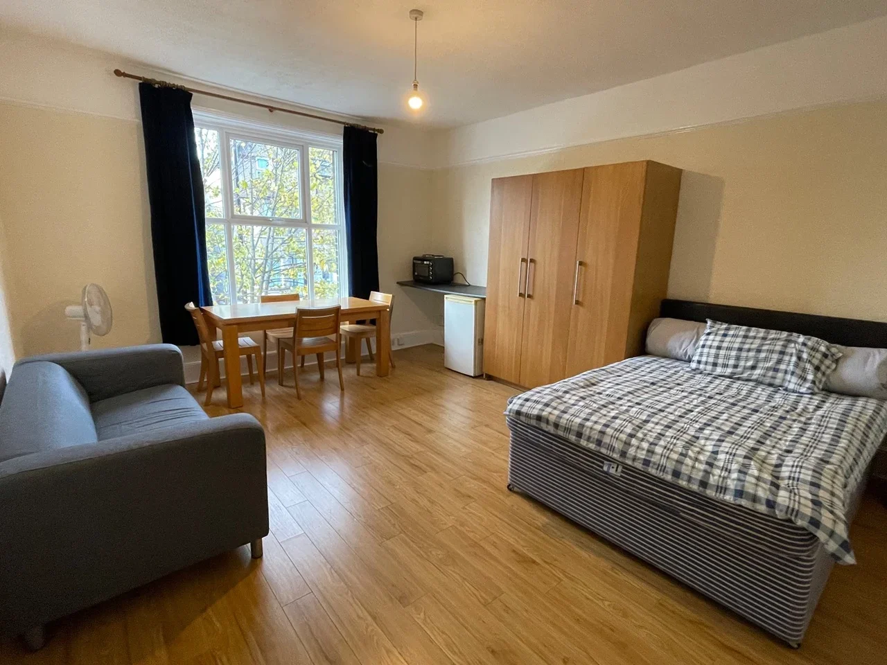 Room Oakfield Road in Greater London