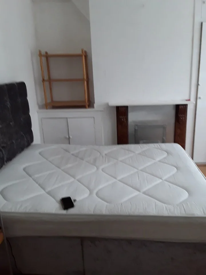 Room Ethnard Road in Greater London