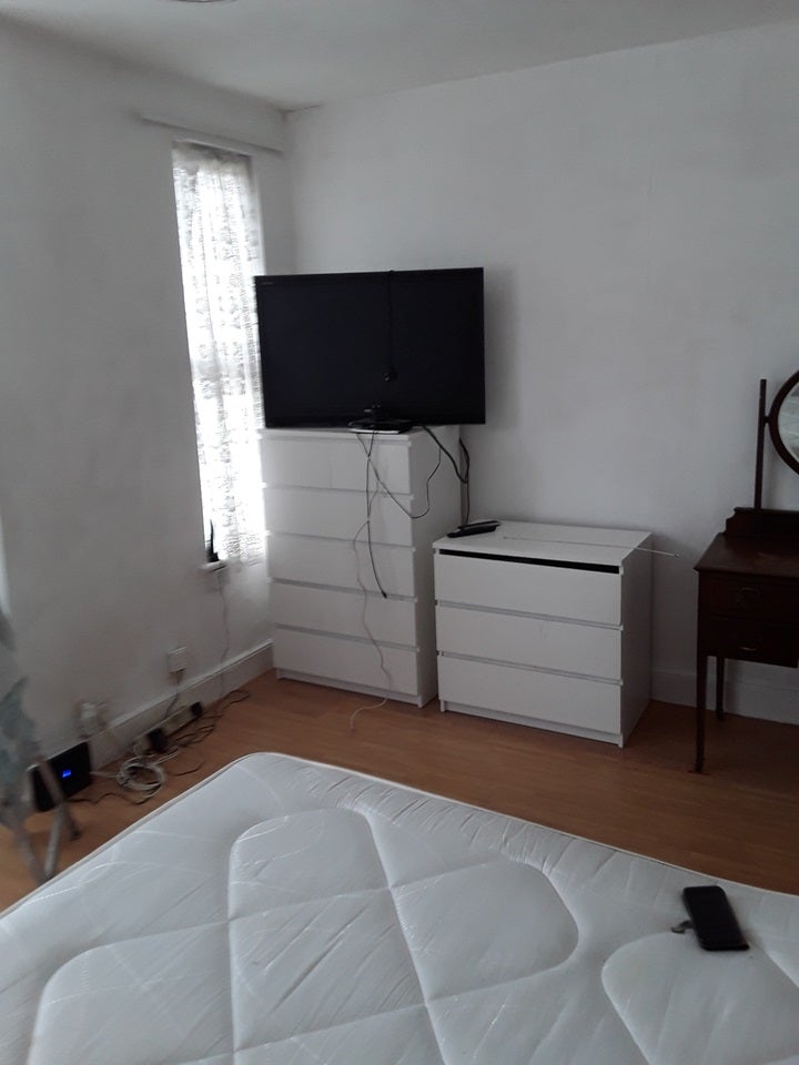 Room Ethnard Road in Greater London