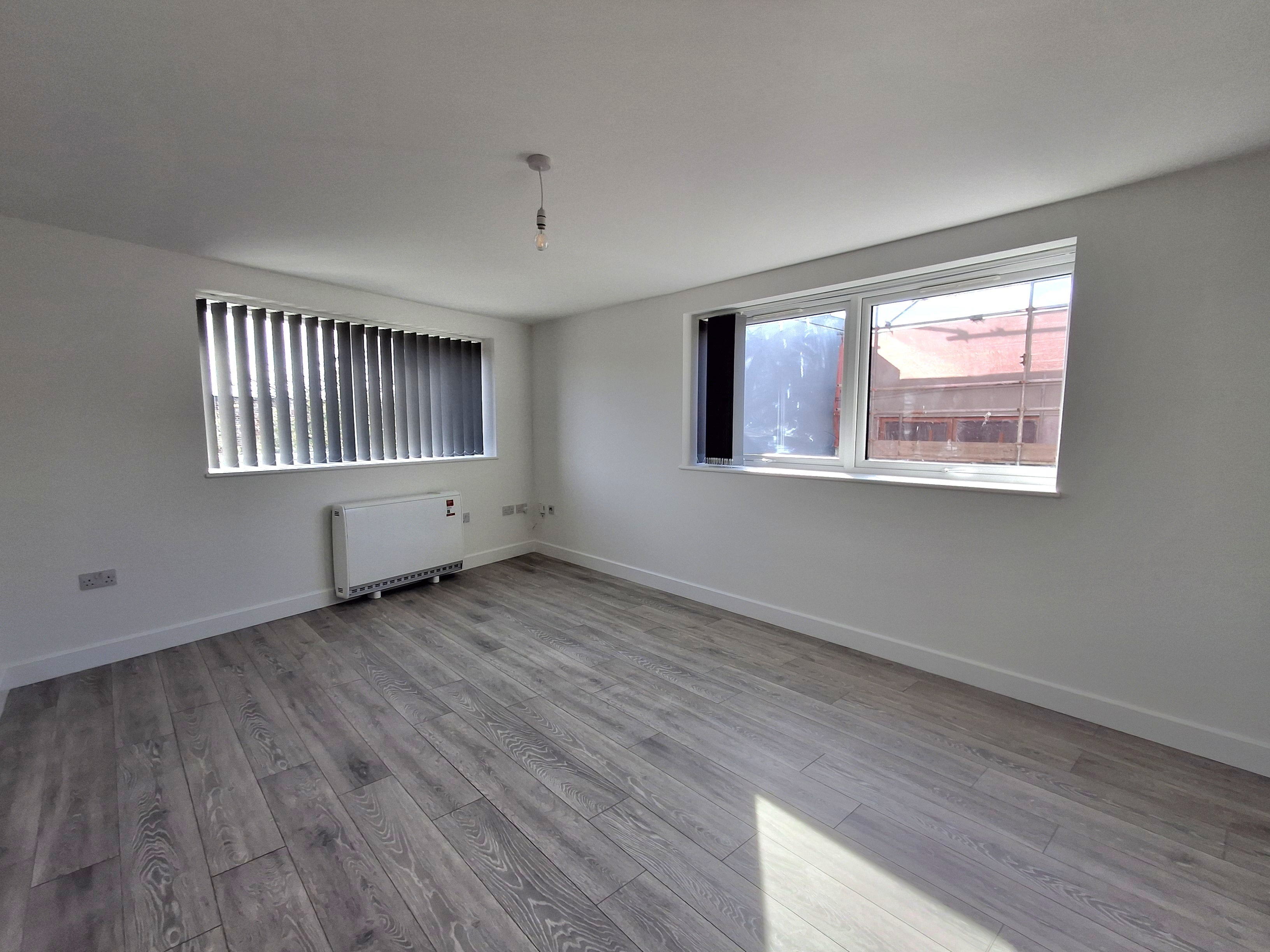 Flat Wellington Way in Waterlooville