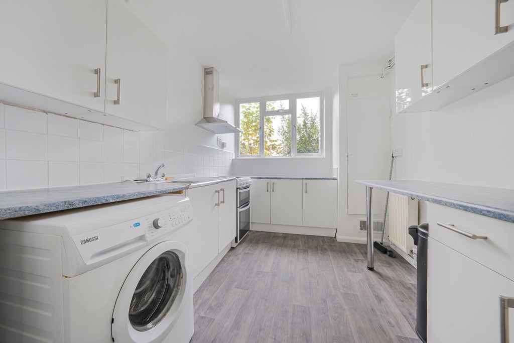 Flat Belmont Close in Greater London