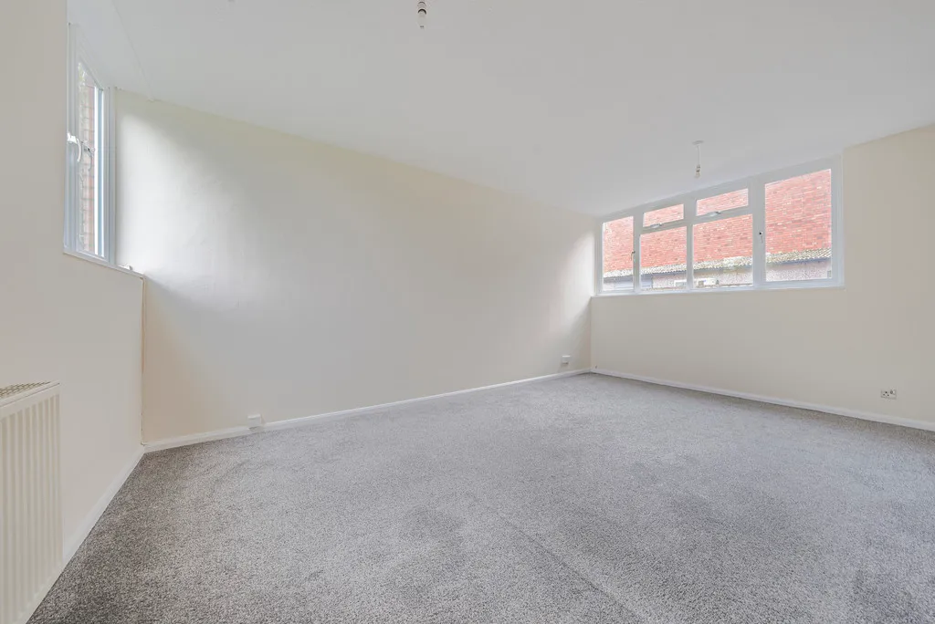 Flat Belmont Close in Greater London