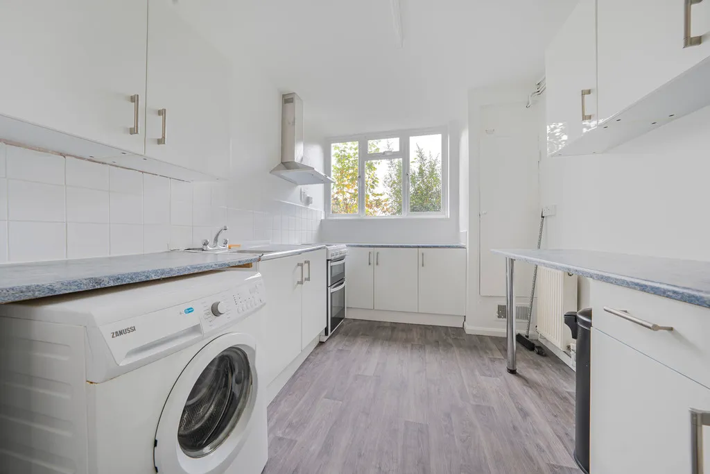 Flat Belmont Close in Greater London