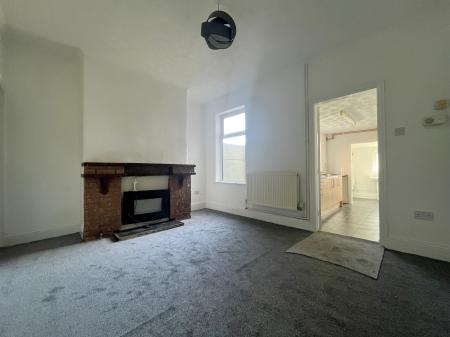 Flat Heneage Road in Grimsby