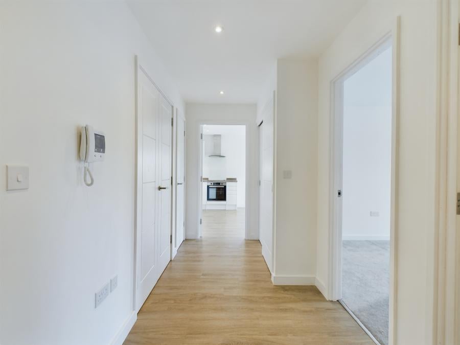 Flat Manorfield in Ashford