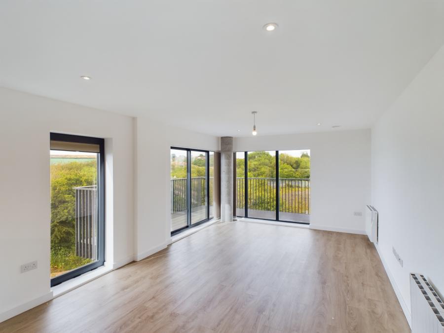 Flat Manorfield in Ashford