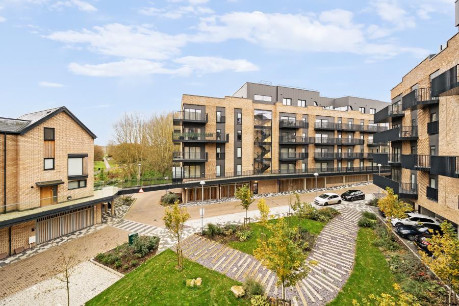 Flat Manorfield in Ashford