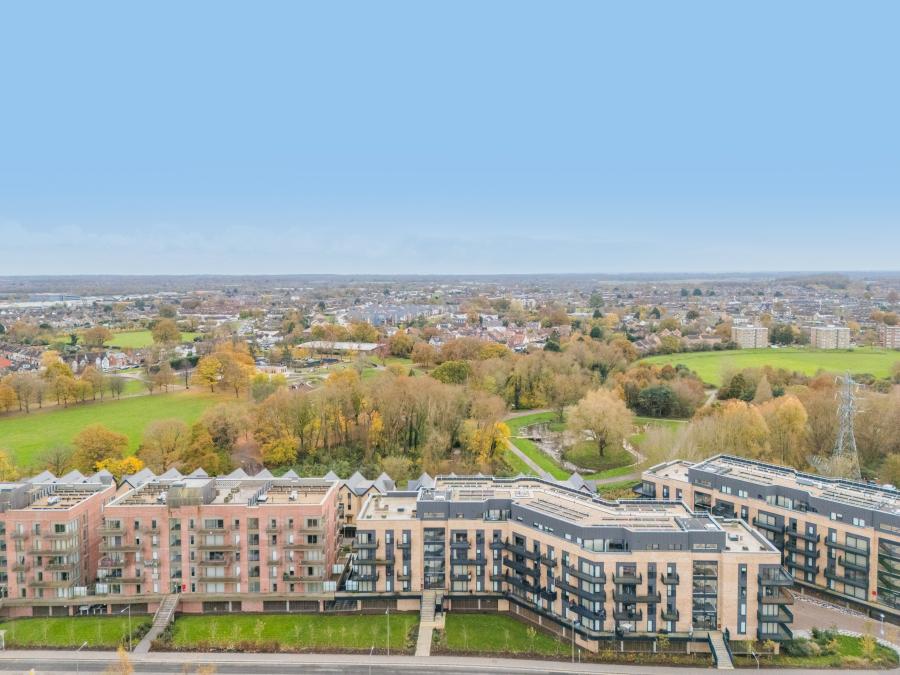 Flat Manorfield in Ashford