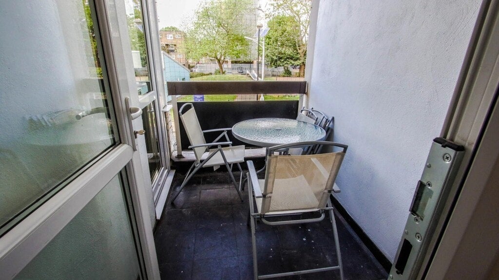 Room Buckhurst Street in Greater London