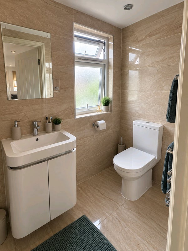 Room Birchdale Road in Greater London