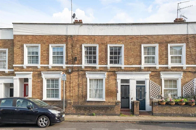 House Marmont Road in Greater London