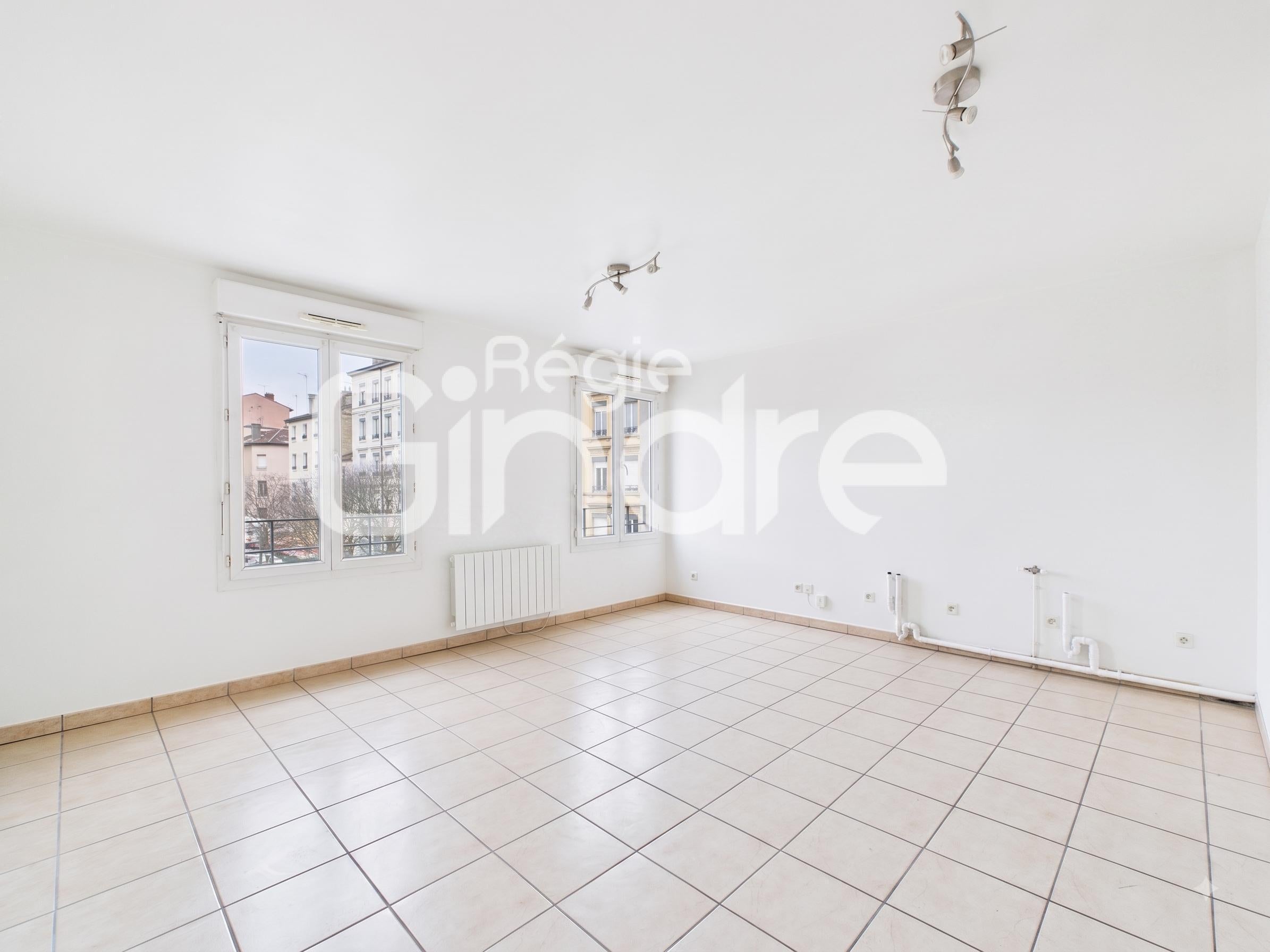 Flat Rue Narcisse Bertholey in Oullins-Pierre-Bénite