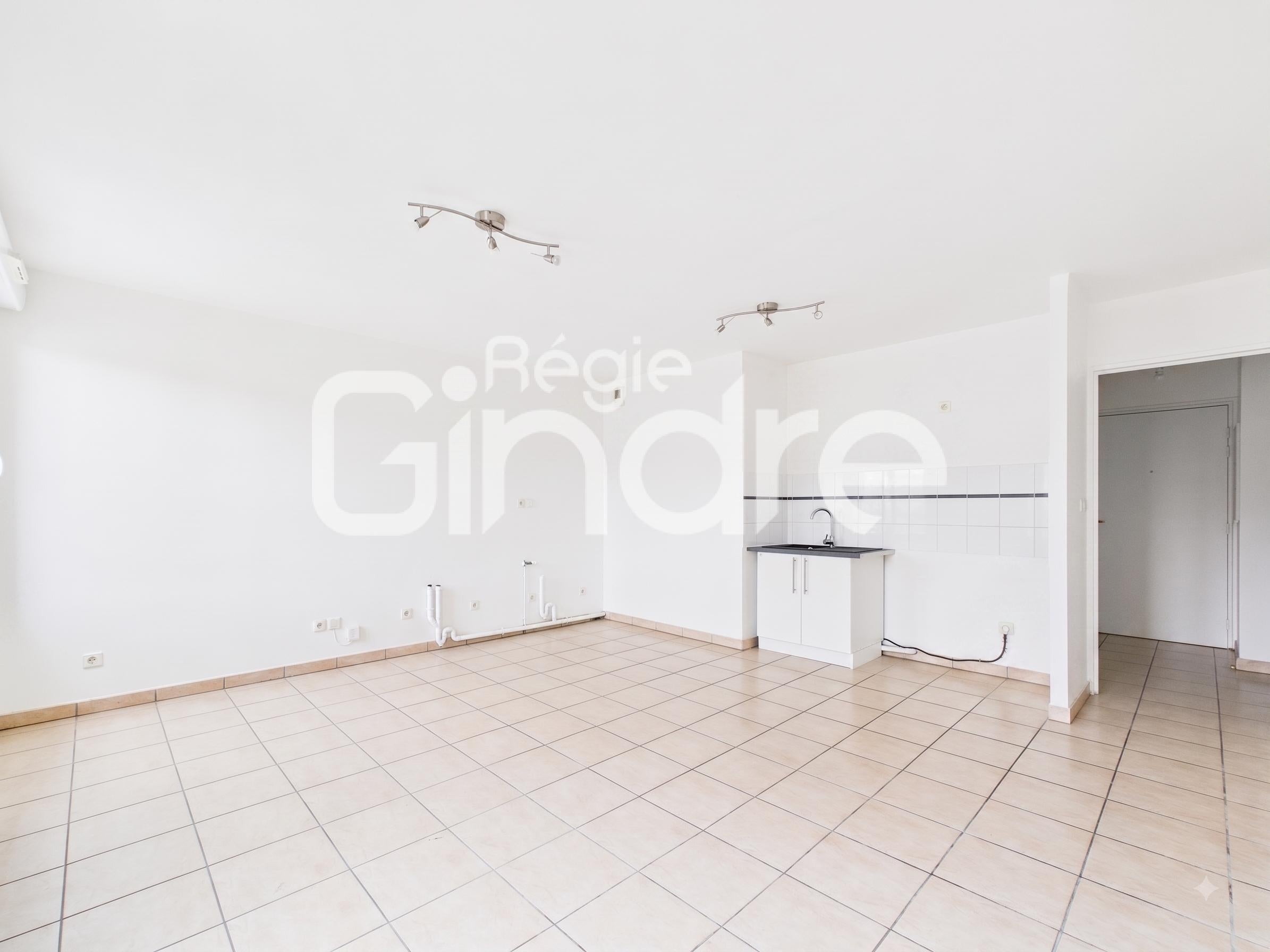 Flat Rue Narcisse Bertholey in Oullins-Pierre-Bénite