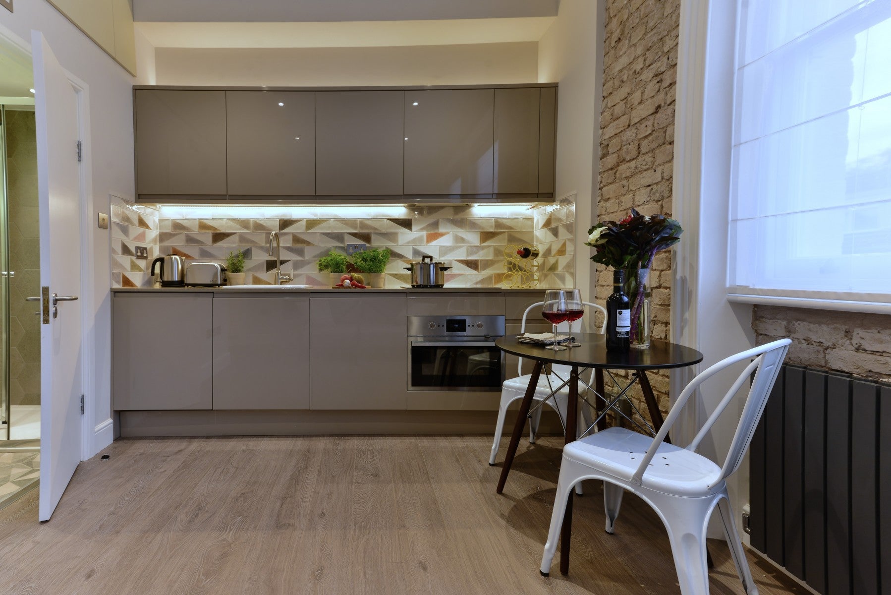 Flat Kingdon Road in London