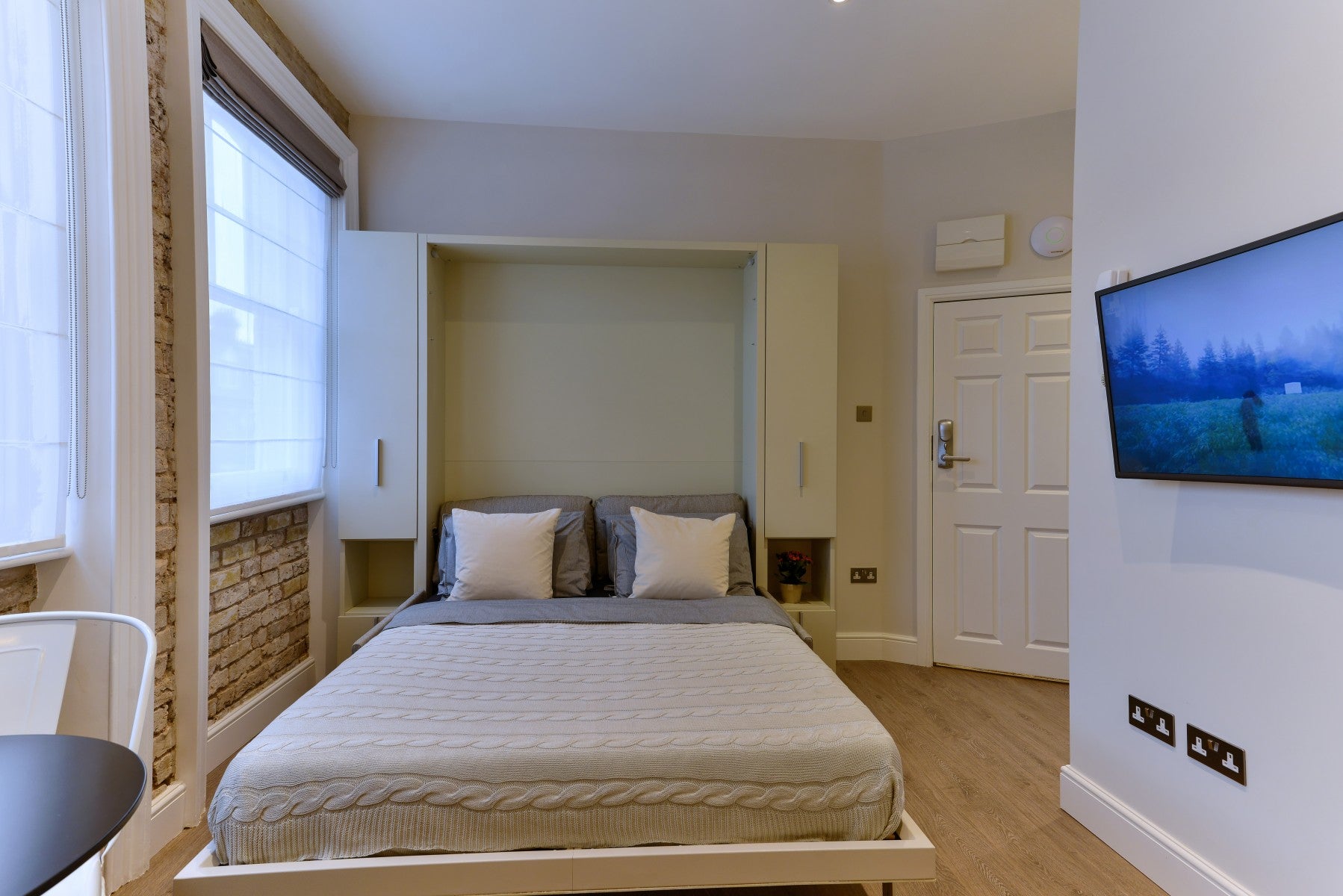 Flat Kingdon Road in London