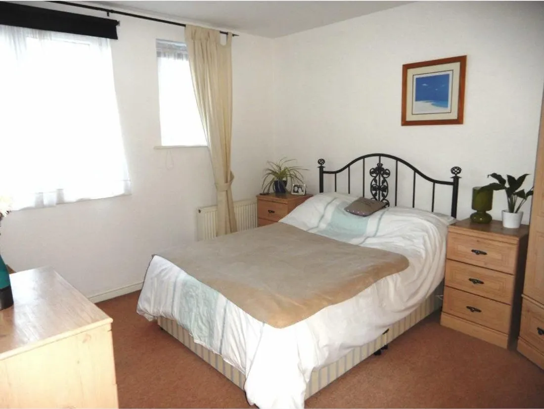 Flat The Moorings in Penarth