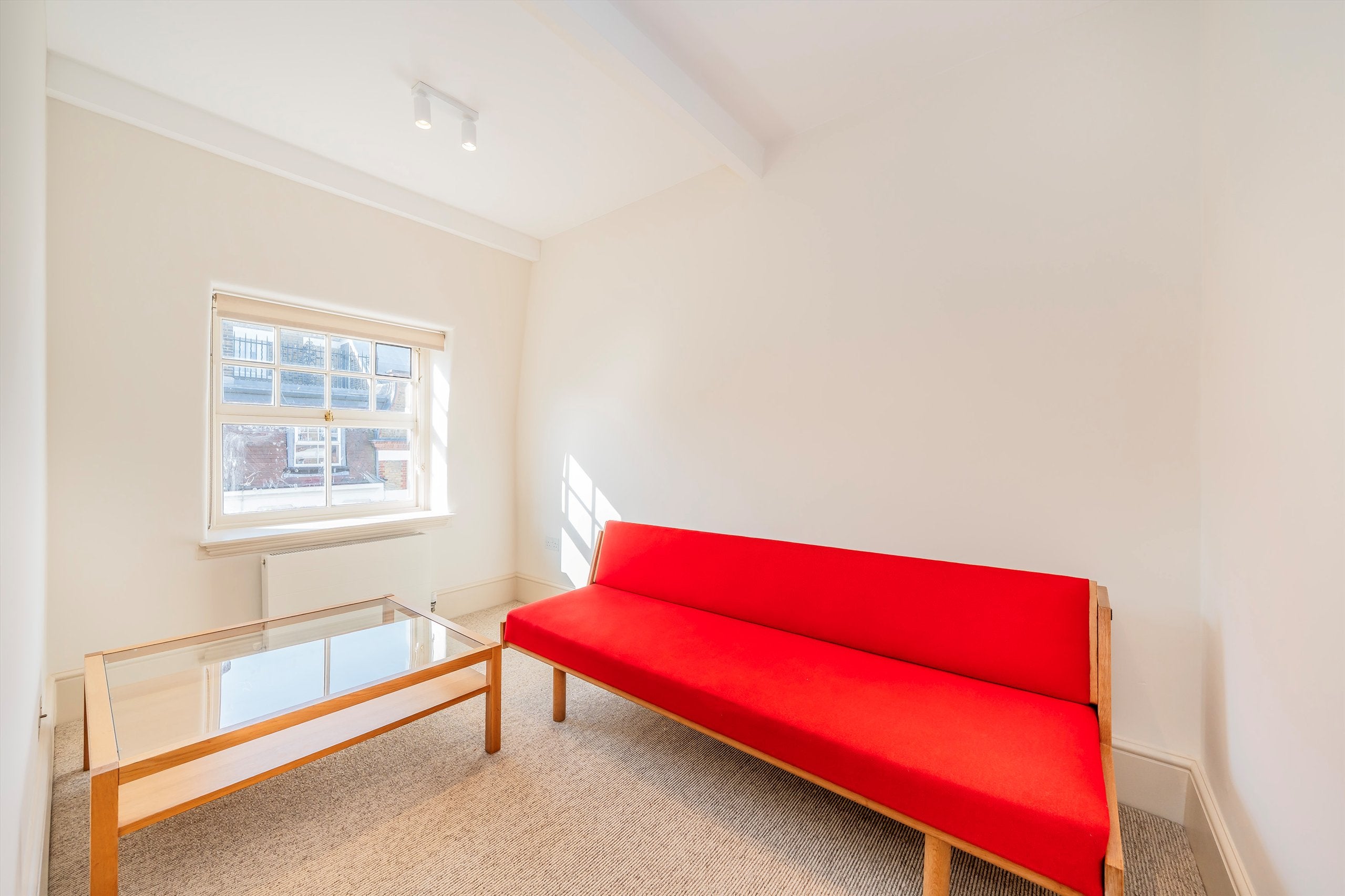 Flat Walton Street in Greater London