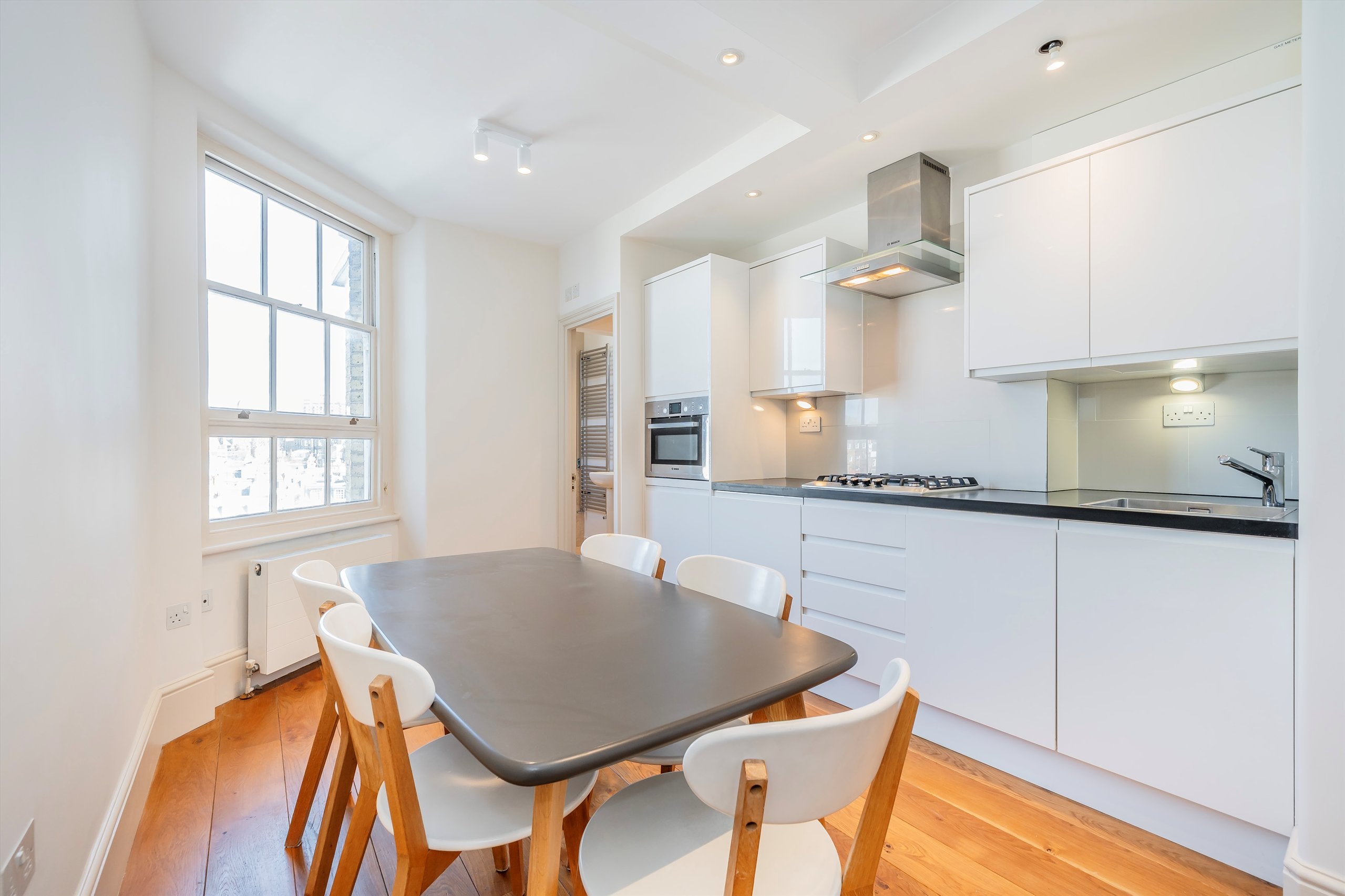 Flat Walton Street in Greater London