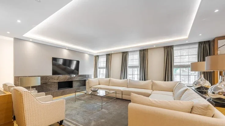 Flat Upper Grosvenor Street in City of Westminster